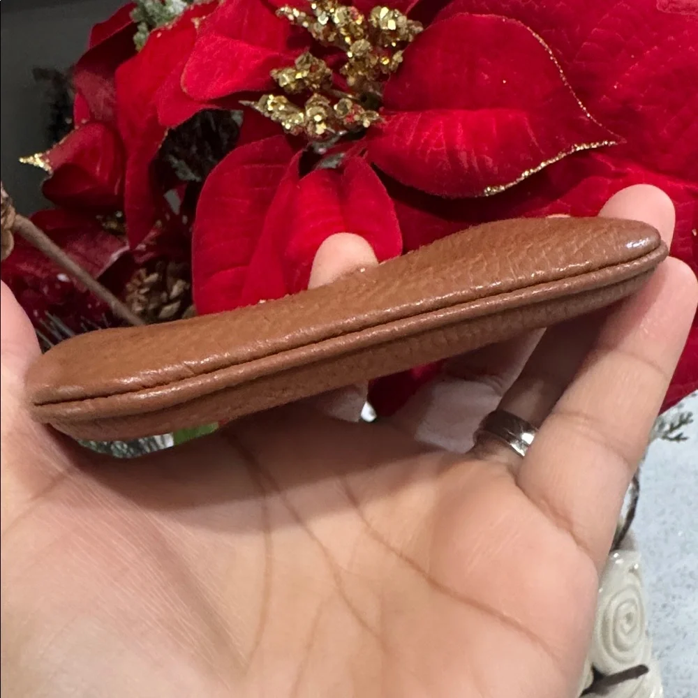 🤎Kate Spade New York Rosie Tan Small Gold Clip On Coin Purse